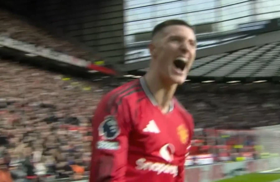 베냐민 세슈코의 2 : 1로 역전하는 기습 헤더 골_1.webp