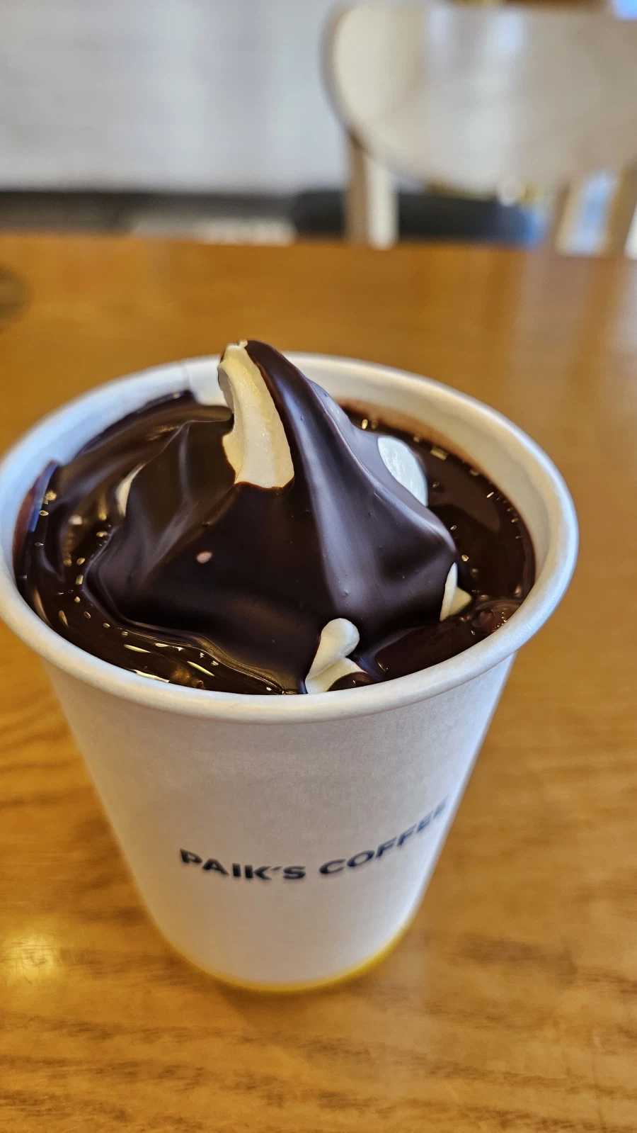 빽다방 초코쉘 , 빽다방 크런키, 투썸 티라미수_1.webp