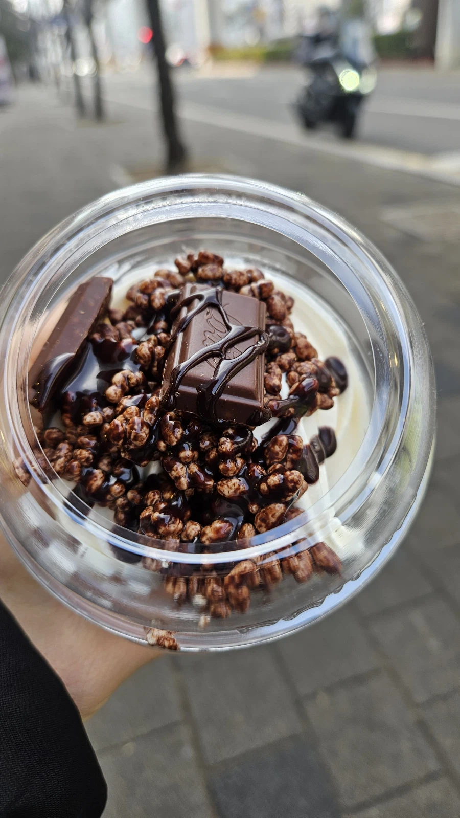 빽다방 초코쉘 , 빽다방 크런키, 투썸 티라미수_2.webp