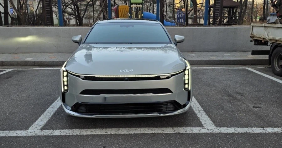 11년만에 새차 K8 HEV 시그니처 아이보리 실버_1.webp