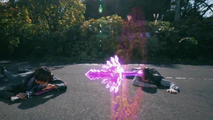 [가면라이더 최강 케미★갓챠 대작전] 히로인의 화려한 변신_63.webp