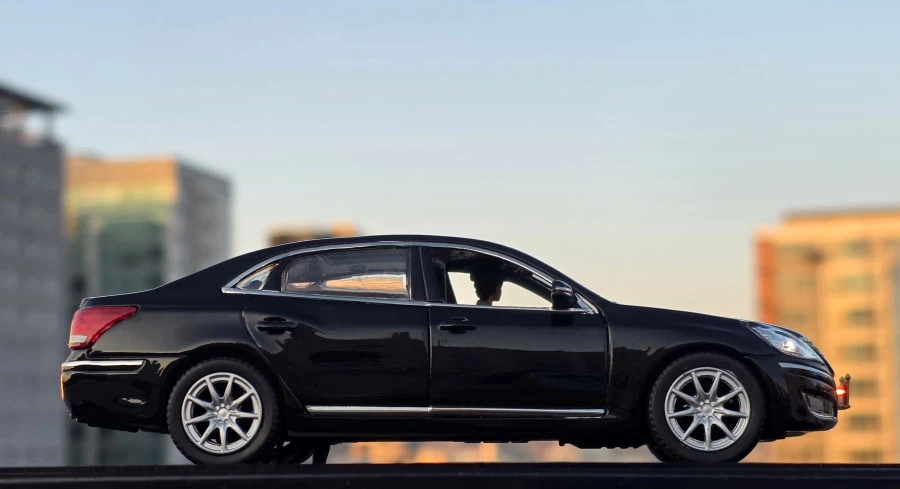 1/35 크로바모형 4성장군 에쿠스 (with LED) '장군님 퇴근하신다'_6.webp