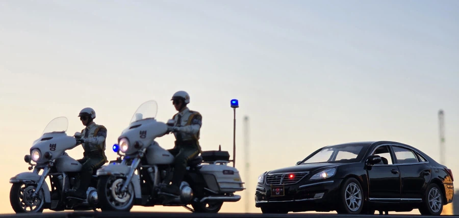 1/35 크로바모형 4성장군 에쿠스 (with LED) '장군님 퇴근하신다'_14.webp