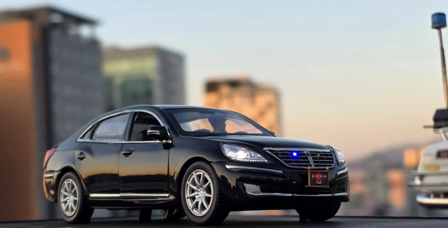 1/35 크로바모형 4성장군 에쿠스 (with LED) '장군님 퇴근하신다'_18.webp