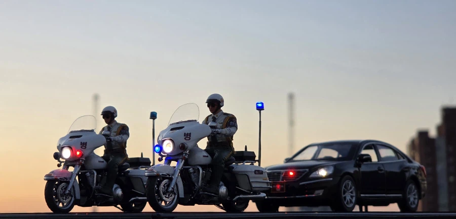 1/35 크로바모형 4성장군 에쿠스 (with LED) '장군님 퇴근하신다'_29.webp