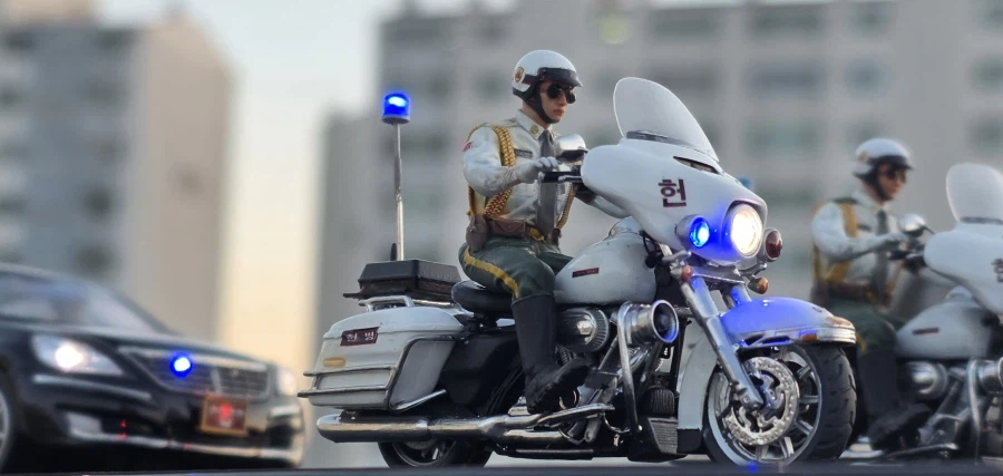 1/35 크로바모형 4성장군 에쿠스 (with LED) '장군님 퇴근하신다'_40.webp