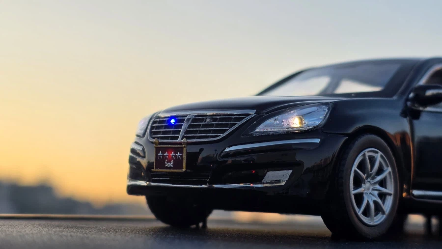 1/35 크로바모형 4성장군 에쿠스 (with LED) '장군님 퇴근하신다'_39.webp