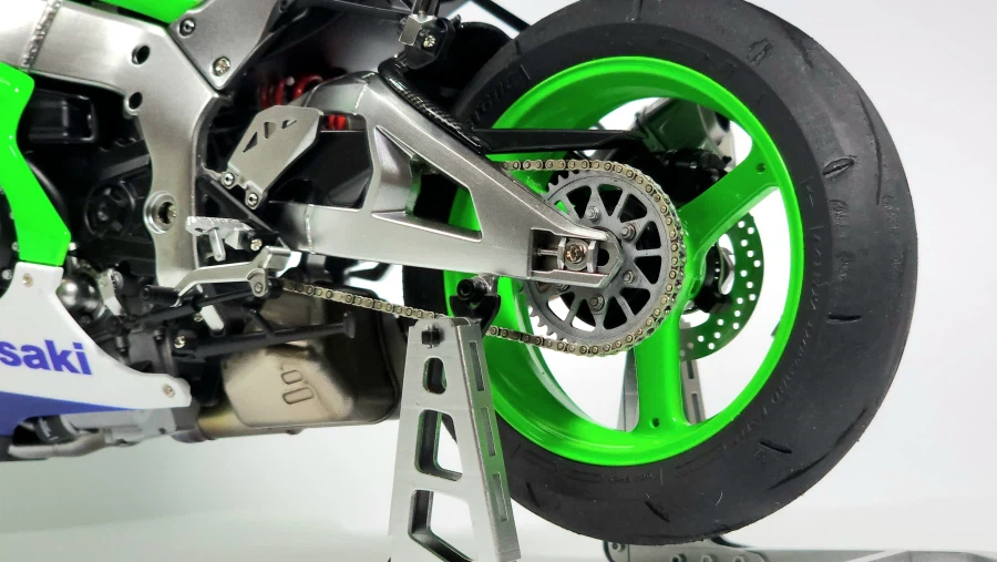[MENG] 1/9 Kawasaki ZX-10R_22.webp