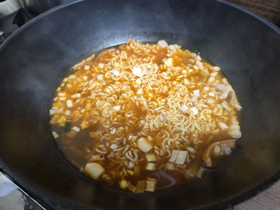 집와서 라면먹어야지 하면서 기분 좋아하는게 왜이리 비루하냐..._4.webp