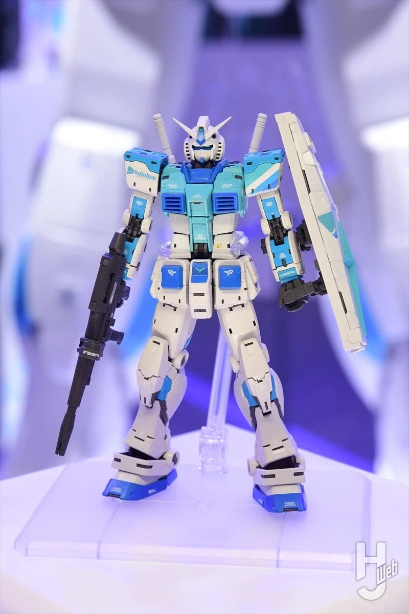 [반다이] 건담 시리즈 × 홀로라이브 프로덕션. 홀로라이브 EXPO 전시 이미지_3.webp