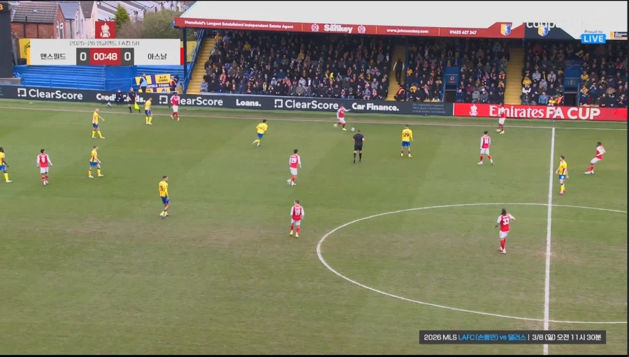 와 영국에서 잔디 안좋은 구장 첨봤어_1.webp