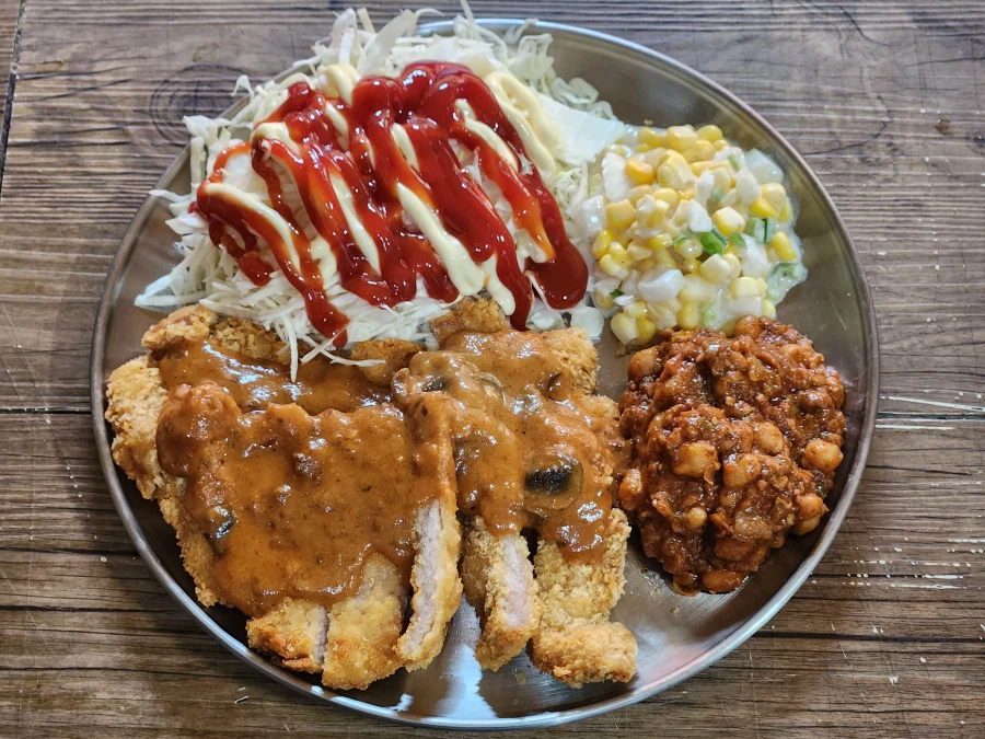 그동안 해먹은 튀김집 아저씨들의 꿀꿀이 정식_4.webp