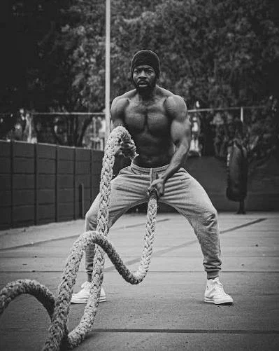 원피스 실사판 브룩배우 분장안할때 모습_4.webp