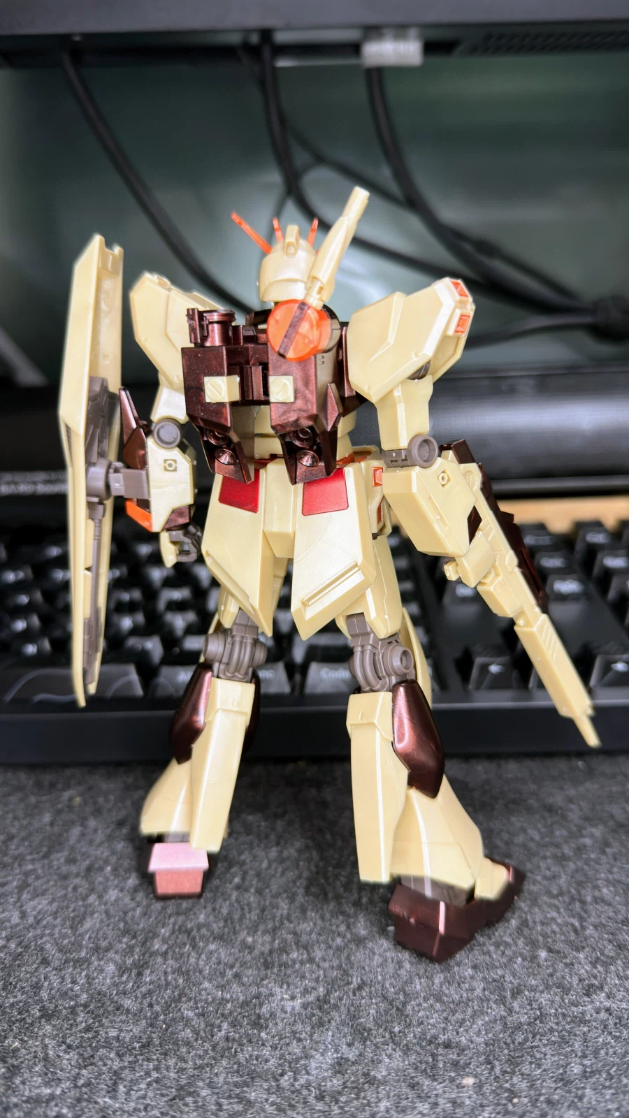 EG 뉴 건담 (액시즈 쇼크 컬러)_2.webp