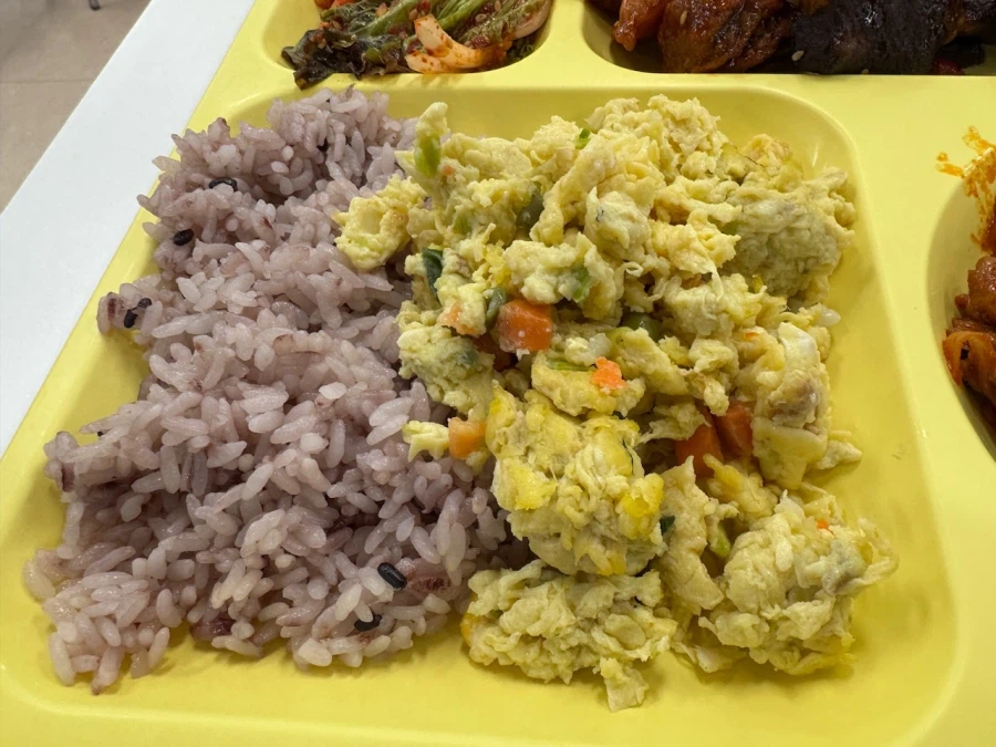 간만에 올리는 구디 8000원 구내식당밥_16.webp