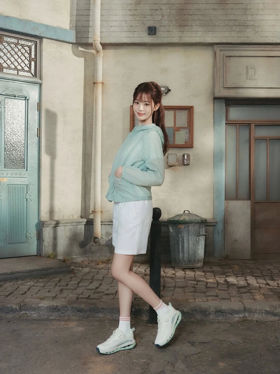 [장원영] EIDER 시어 경량 자켓 CF | 더 쾌적해진 바람막이_2.webp