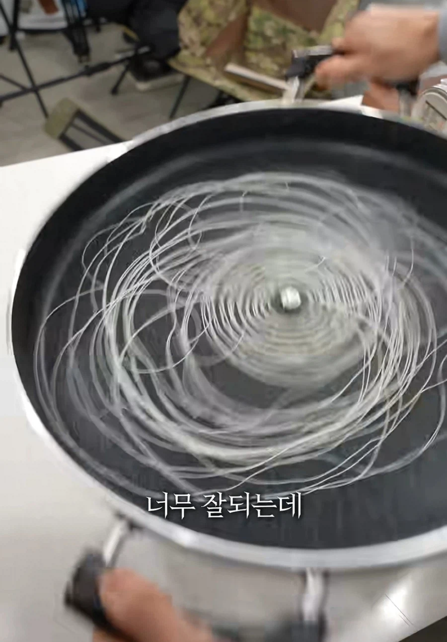 홈메이드 카다이프 기계를 만들어버린 유튜버_32.webp