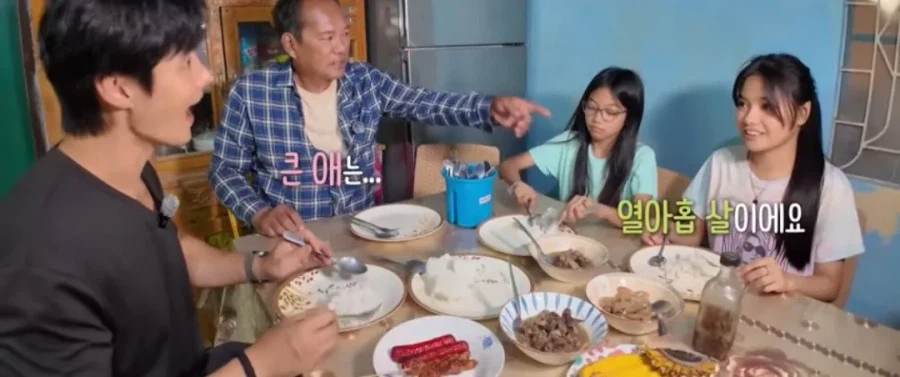 44살 한국 농부를 본 19살 동남아 소녀의 표정.jpg_4.webp