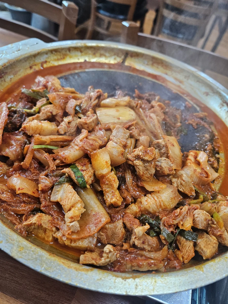 [음성] 흰쌀밥에는 역시 김치두루치기_13.webp