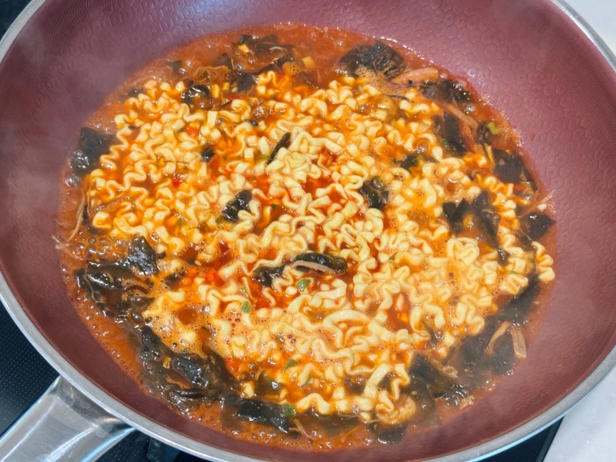 라면 사랑하고 있습니까_8.webp