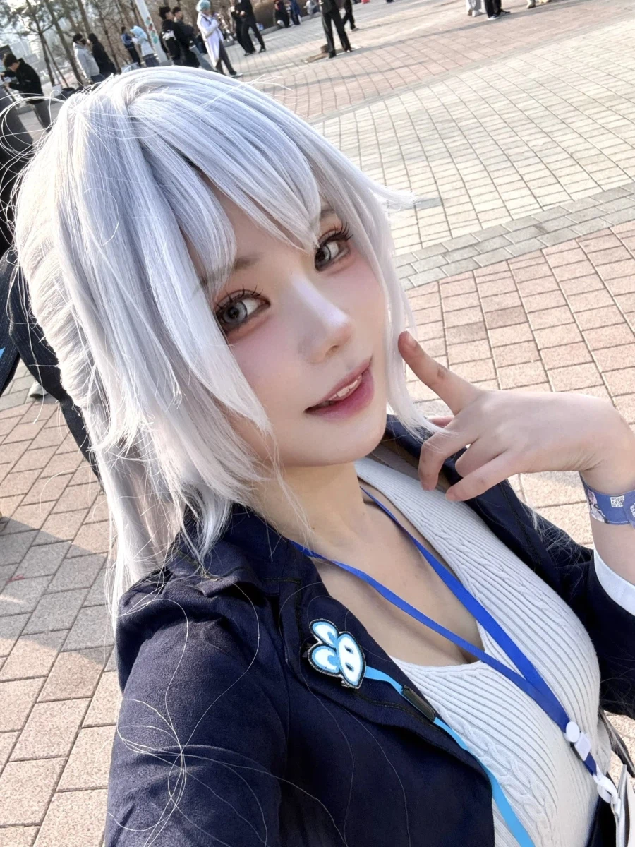 [붕괴3] 오피스룩 브로냐 코스프레_5.webp