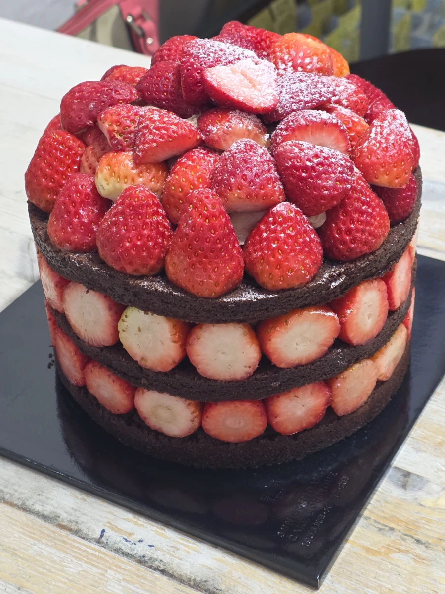 오늘 회사에서 점심 이후에 먹는 디저트~_1.webp