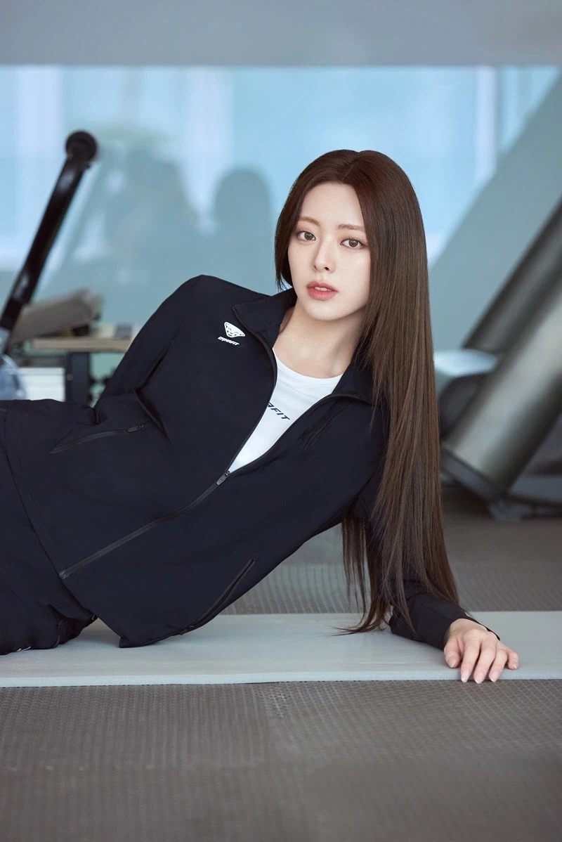 [있지] 유나 솔로 MV 티저2 + 다이나핏 팝업 & 로피시엘 화보_11.webp