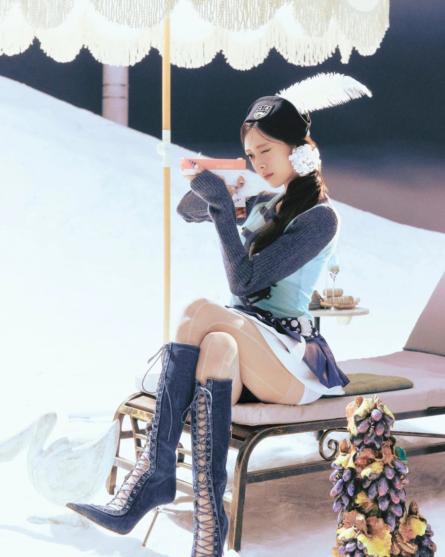 [있지] 유나 솔로 MV 티저2 + 다이나핏 팝업 & 로피시엘 화보_3.webp