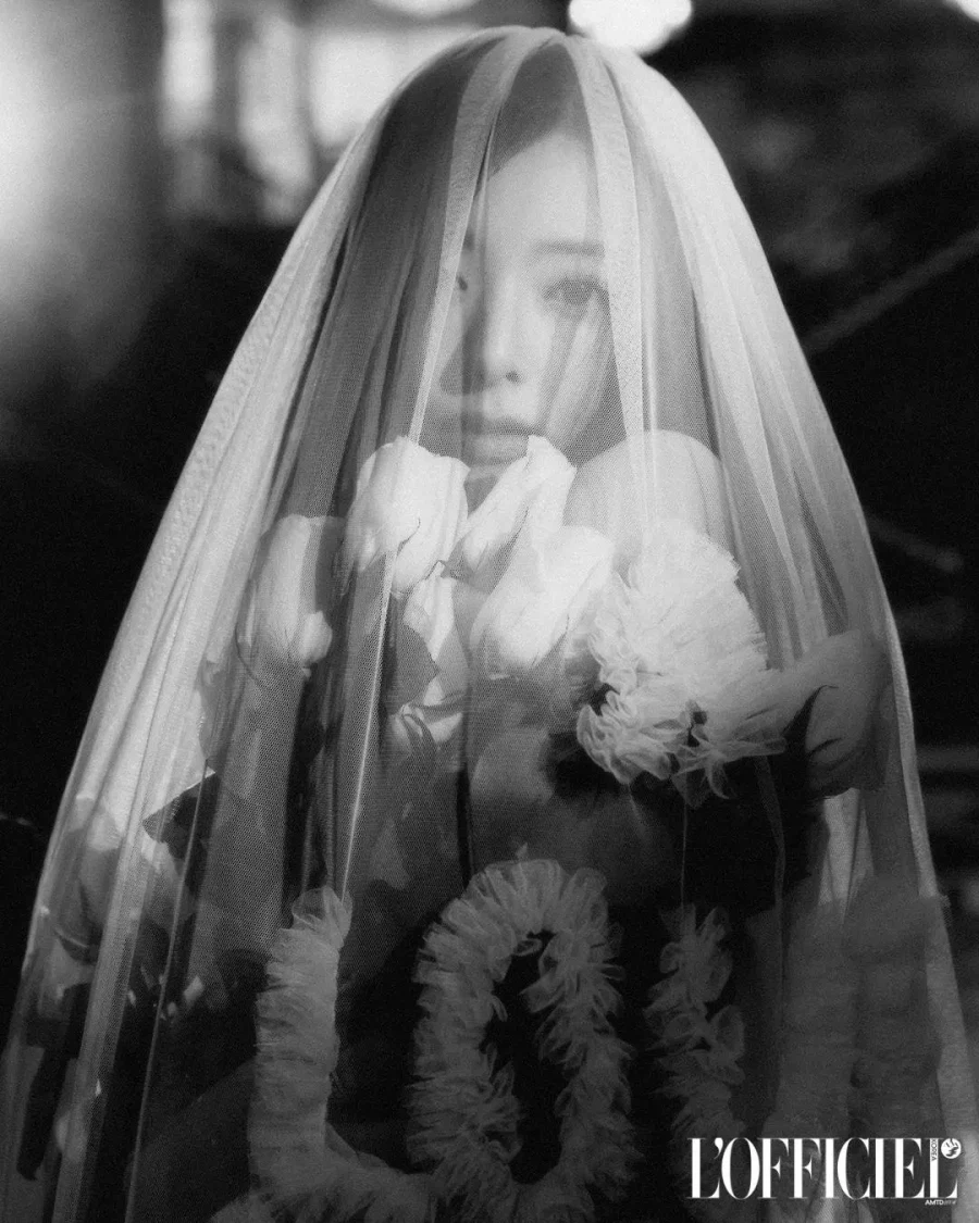 [있지] 유나 솔로 MV 티저2 + 다이나핏 팝업 & 로피시엘 화보_24.webp