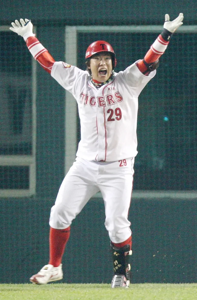 야구)기아에 얼빠유입 여성팬이 있단 소식이 신기한 이유_5.webp