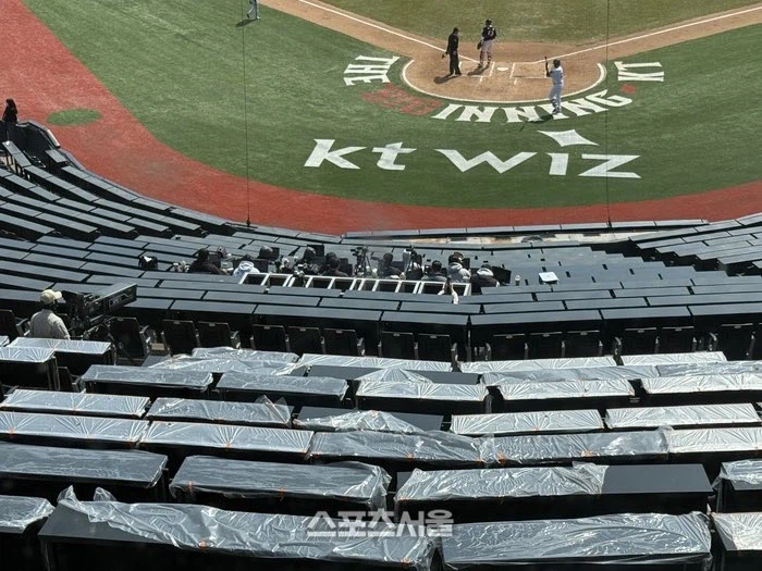 야구) ....앞으로 여름에 위즈파크 가지 말라고...?_1.webp