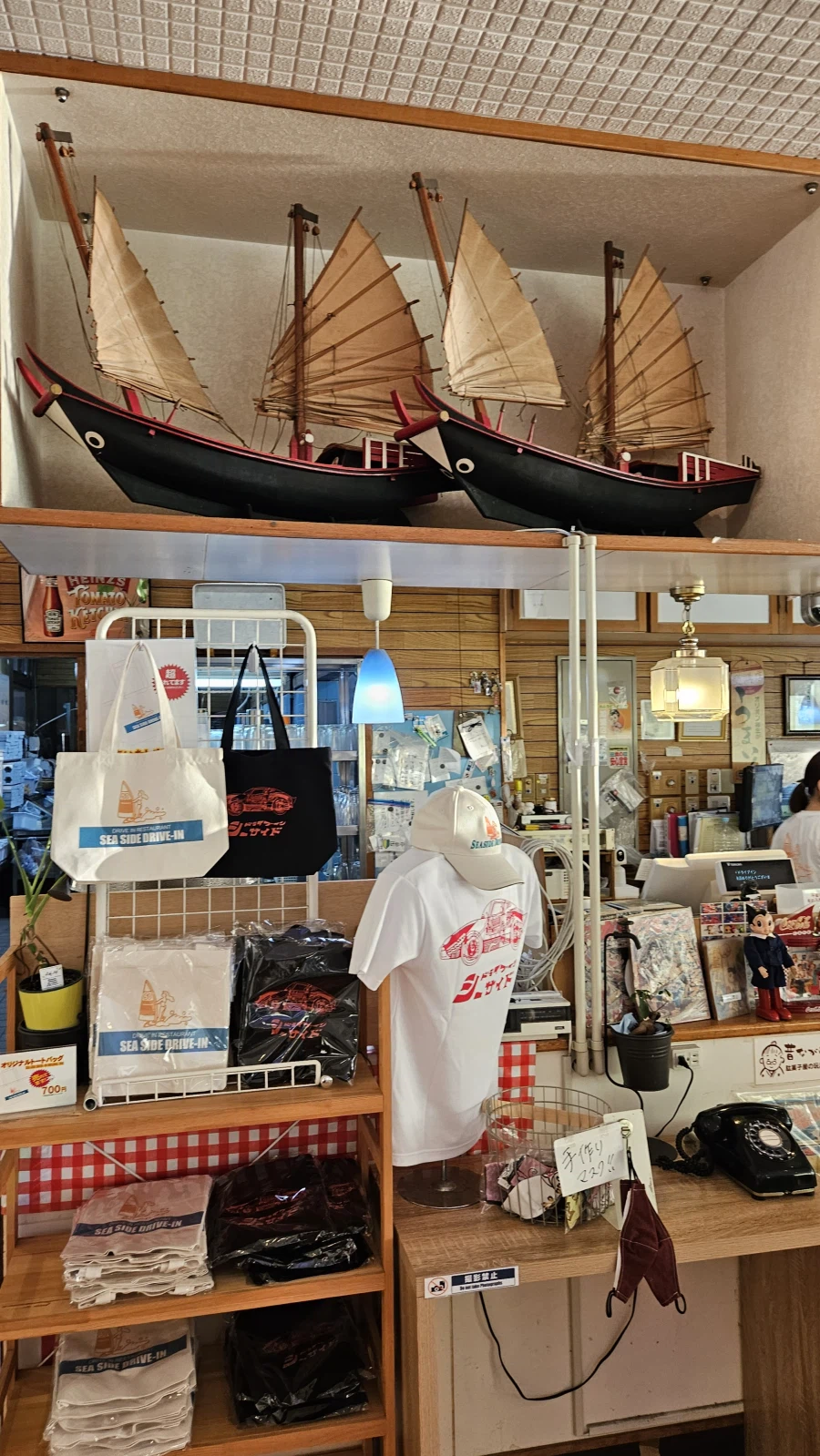 [일본]오키나와 최초의 드라이브인 레스토랑 씨사이드 드라이브인_10.webp