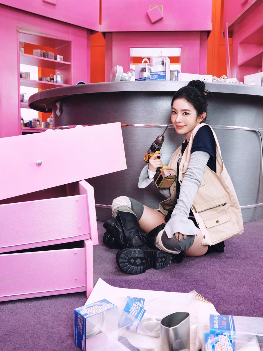 [아이린] IRENE - 'Biggest Fan' 무드 클립 #4_3.webp