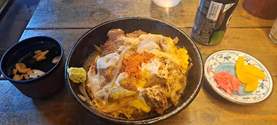 돈까스 덮밥 먹고싶다_1.webp