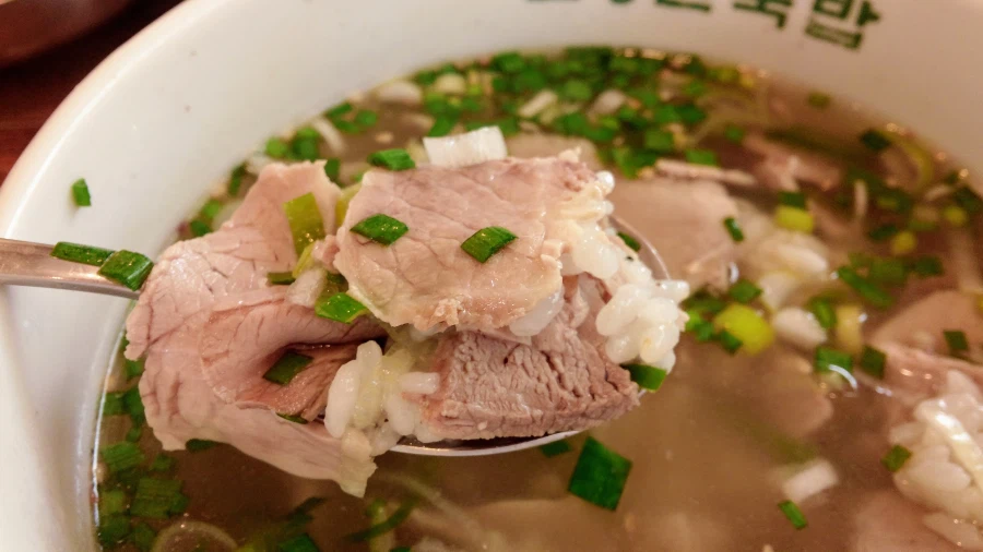 돼지곰탕?을 사 먹어 봤습니다_7.webp