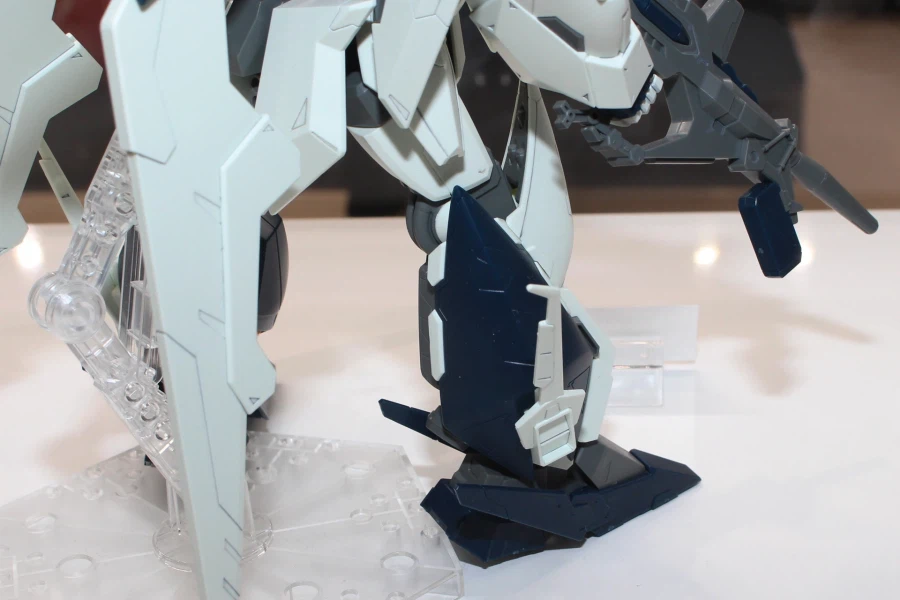 HGUC 1/44 크시 건담 키르케의 마녀 Ver 도쿄점 다각도 전시 사진_24.webp