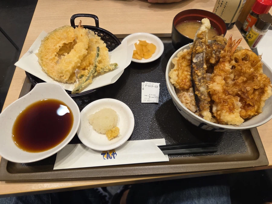 돼억시니)일본가서 이것저것 먹고왔어요_7.webp