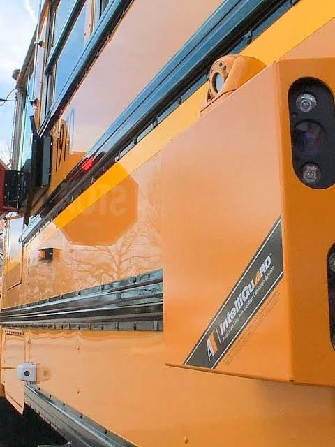 미국 스쿨버스에 그려진(?) 검은 선이 유사시 구조용이라고 알려져있는데 ㅣ_2.webp