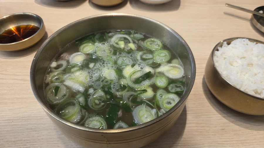 옆집보다 천원싼데 사람이 적은 이유를 알겠군_1.webp