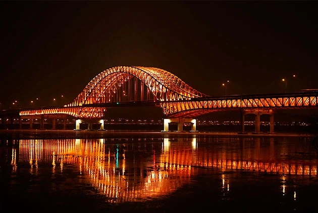 한강 다리가 필요 이상으로 크게 지어진 이유.jpg_1.webp