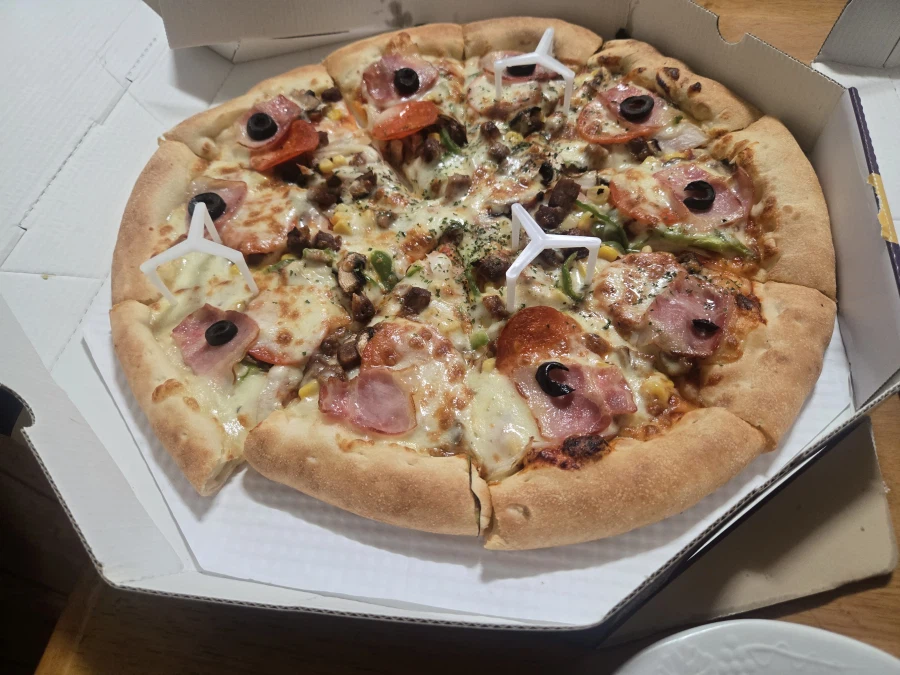 미스터피자 신메뉴 트리플 올인원 그리고 콤비네이션 피자_1.webp