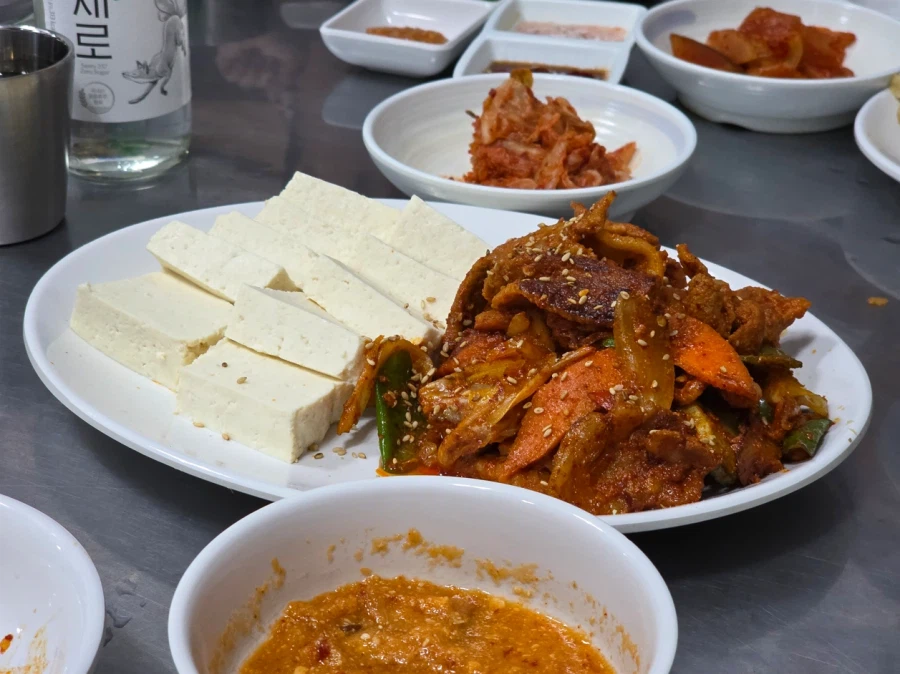 봄이 되니 모임이 많아지네요_1.webp