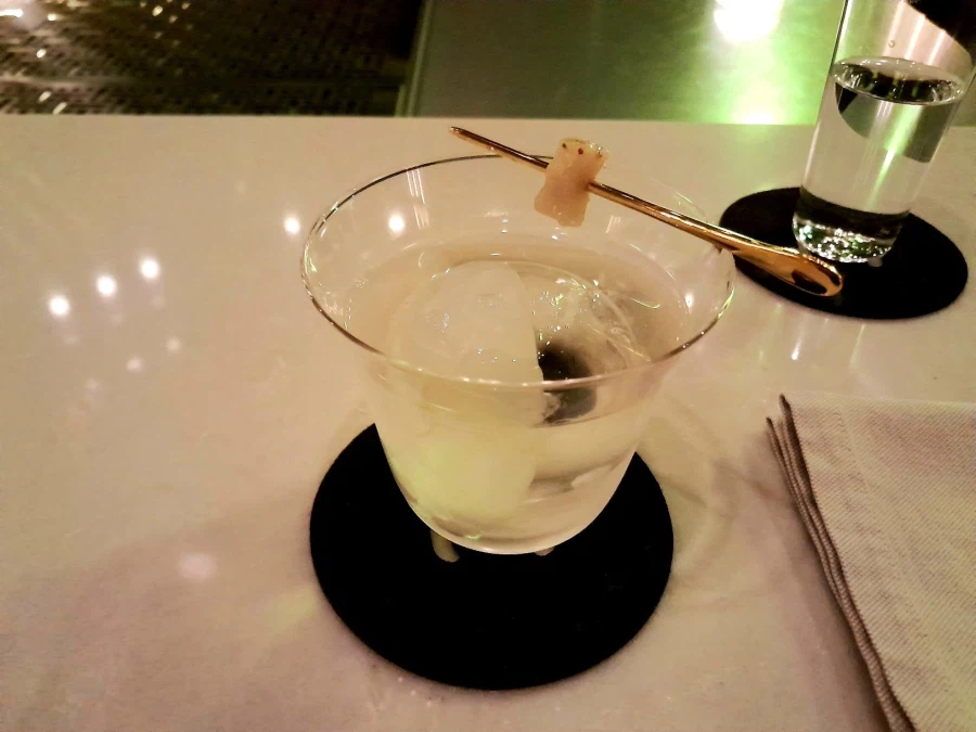 한잔은 떠난간 너를위하여 한잔은 너와 나의 영원했던 사랑을위하여_5.webp