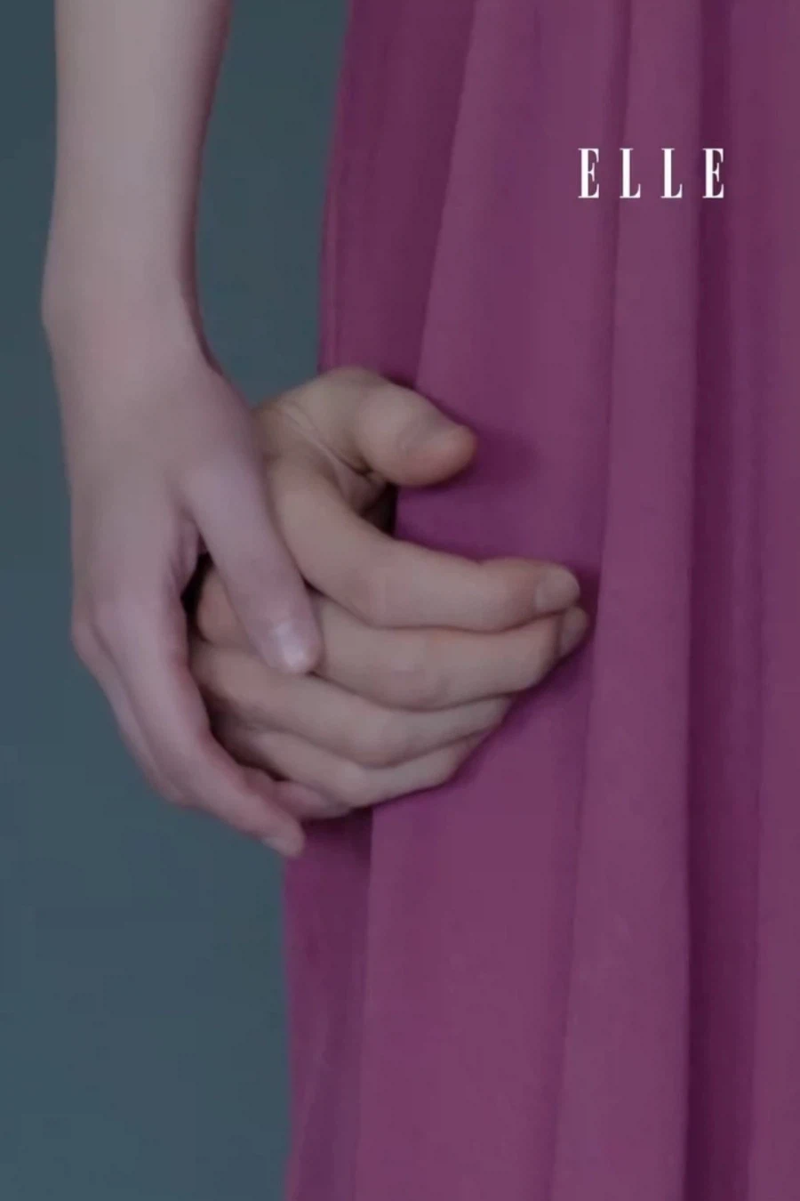 얼굴은 안 나오는데 설레는 화보 프리뷰_2.webp