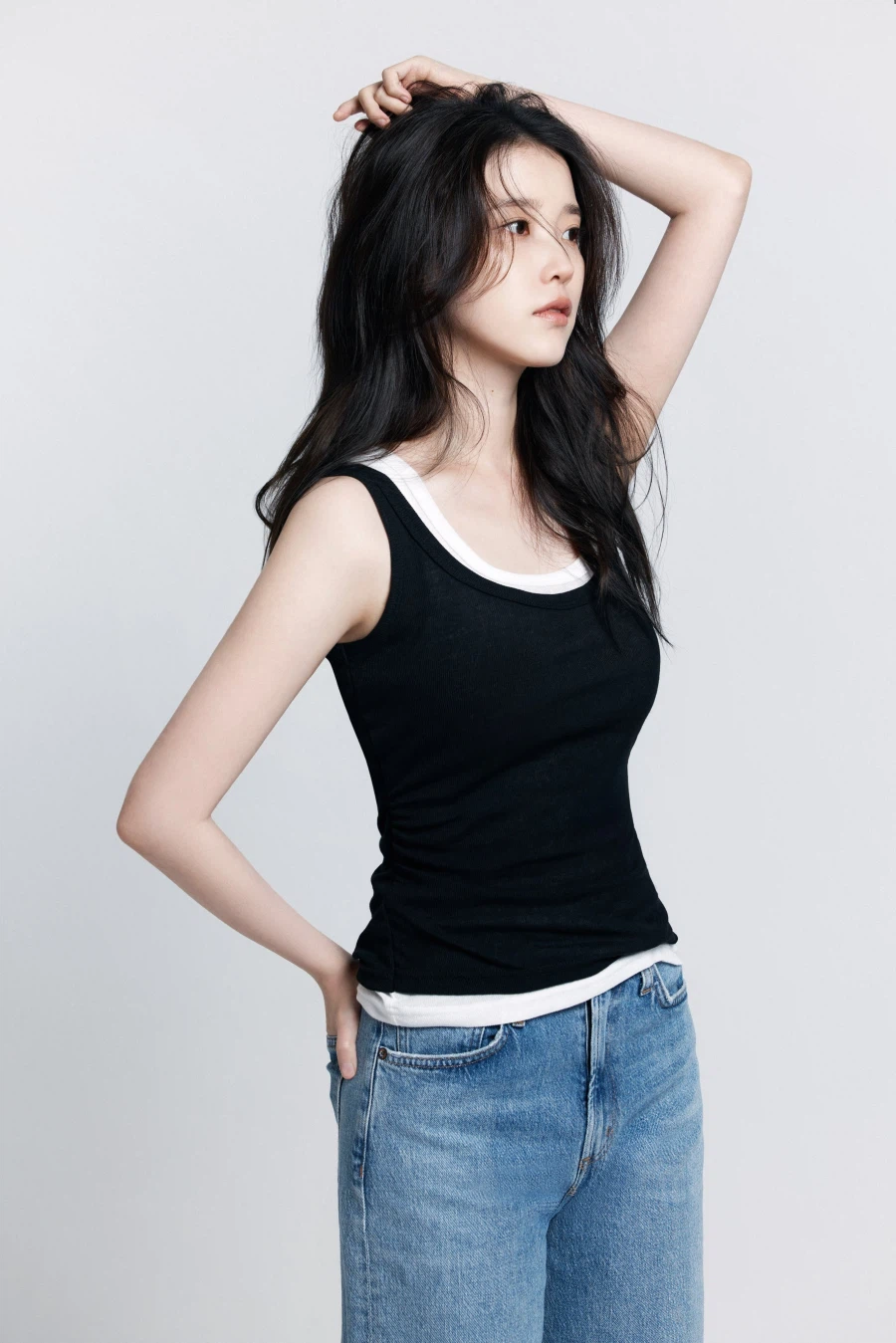 아이유, 스무살 같은 청순함‥‘대군부인’ 첫방 앞두고 새 프로필 공개_8.webp