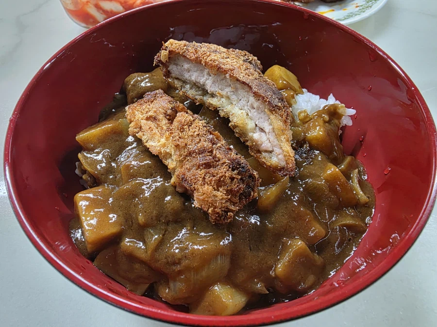 당직서며 해먹는 점심 돈까스카레_10.webp