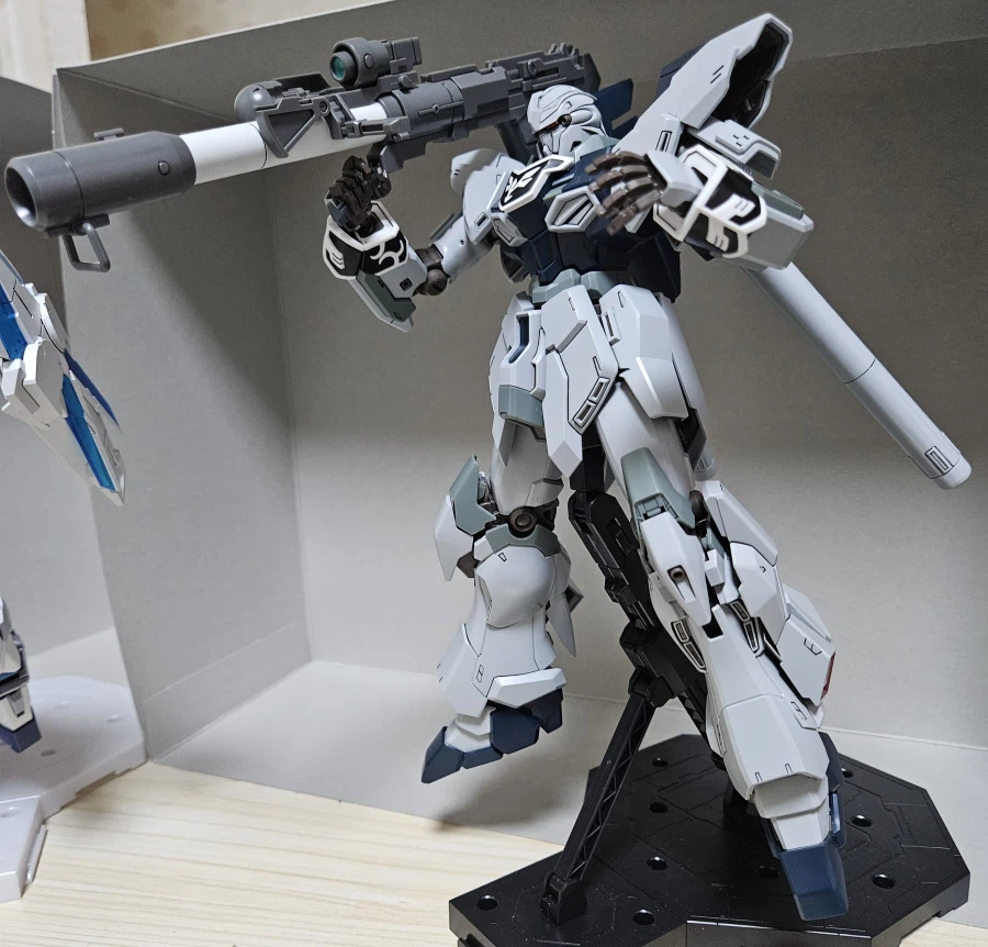 건담) 유게이들이 보기엔 어느 쪽이 더 나음?_1.webp