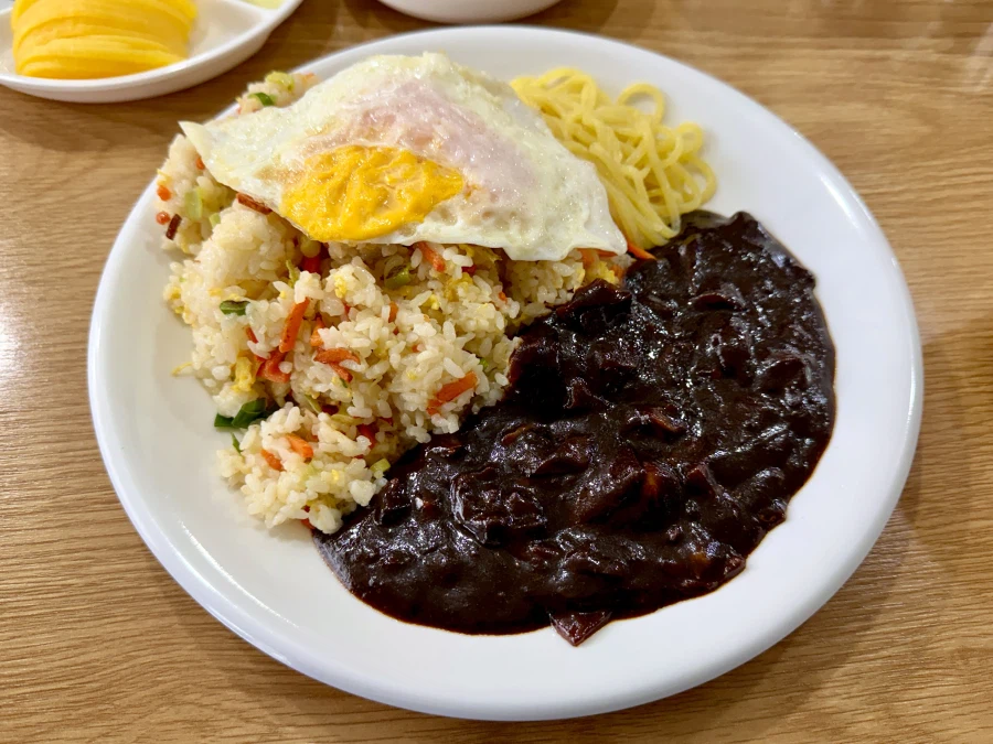 볶음밥,시장표 치킨,사라다빵_1.webp