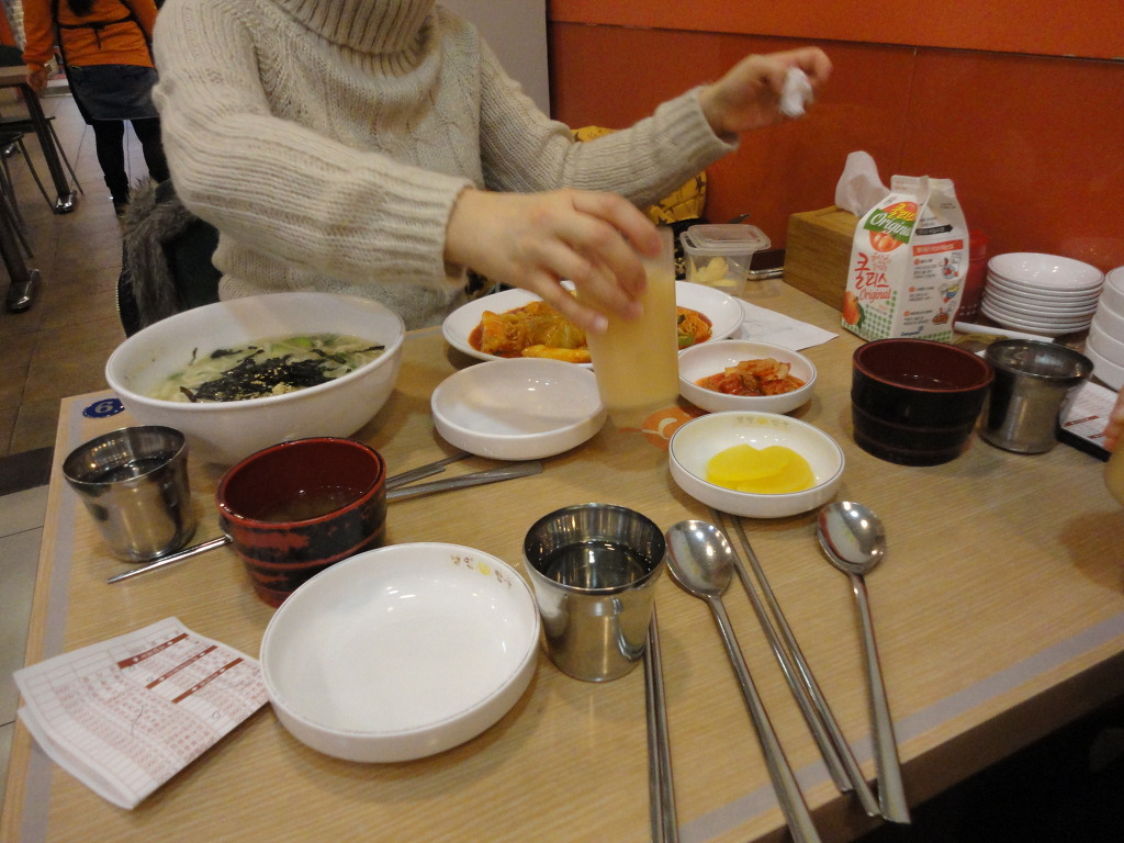 명인 만두 and 그리피스 도넛 in 명동_5.jpg