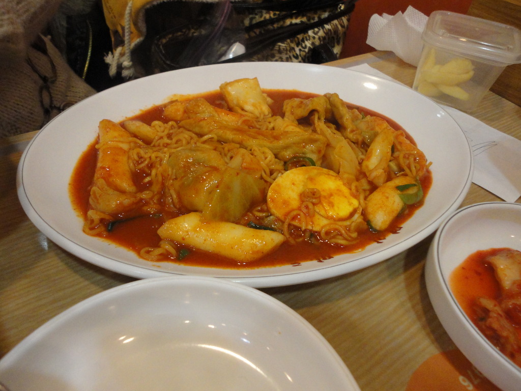 명인 만두 and 그리피스 도넛 in 명동_7.jpg